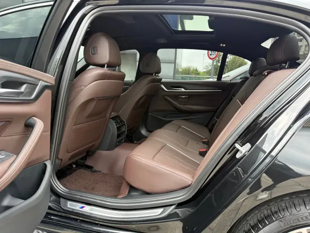 BMW 5 Series — Фото автомобиля 6