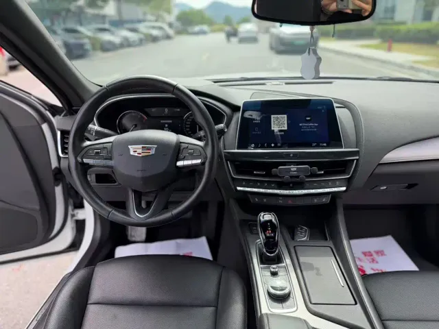 Cadillac CT5 — Фото автомобиля 9