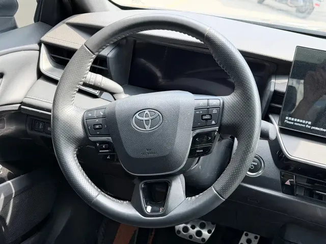 Toyota Camry — Фото автомобиля 4