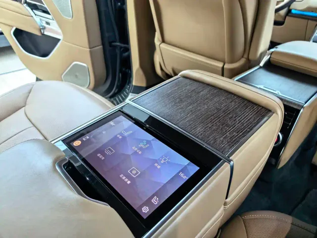 Land Rover Range Rover — Фото автомобиля 9