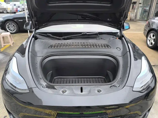Tesla Model Y — Фото автомобиля 19