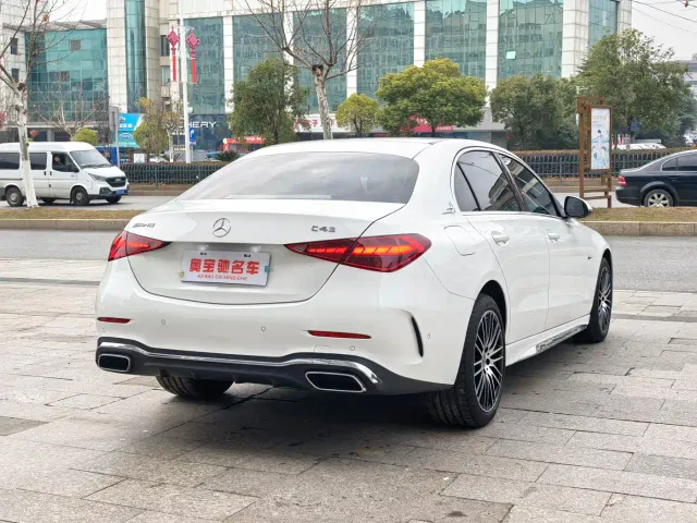 Mercedes-Benz C-Class — Фото автомобиля 4