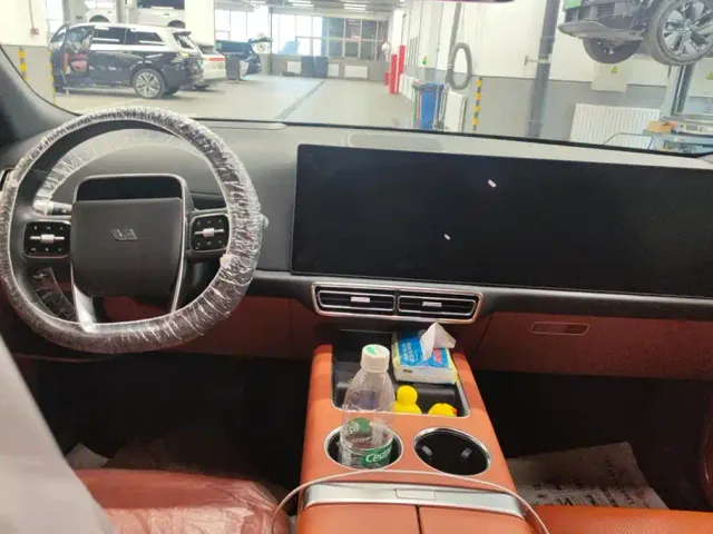 Li Auto Li Xiang L9 2022 Max — Фото автомобиля 12