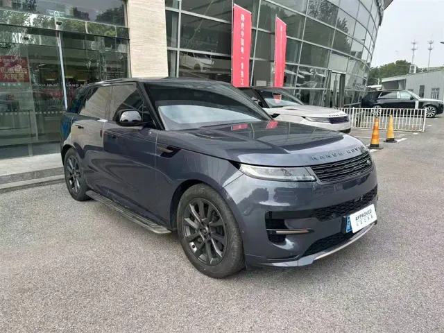 Land Rover Range Rover Sport — Фото автомобиля 4