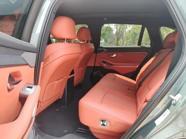 BYD Tang L — Фото автомобиля 6