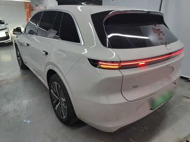 Li Auto L6 — Фото автомобиля 4