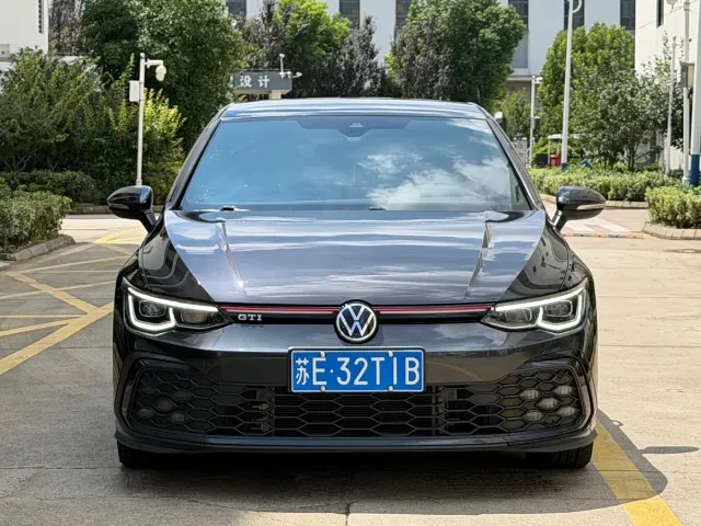 Volkswagen Golf GTI — Фото автомобиля 2