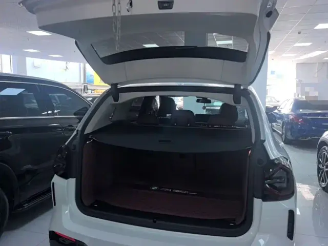 BMW iX3 — Фото автомобиля 18
