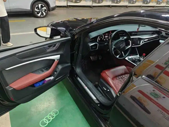 Audi A7L — Фото автомобиля 2