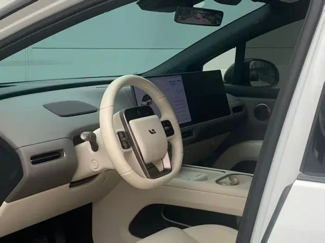 Li Auto Li Auto i6 2025 2WD Base Model — Фото автомобиля 4
