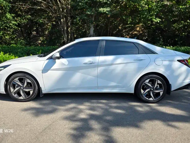 Hyundai Elantra — Фото автомобиля 14