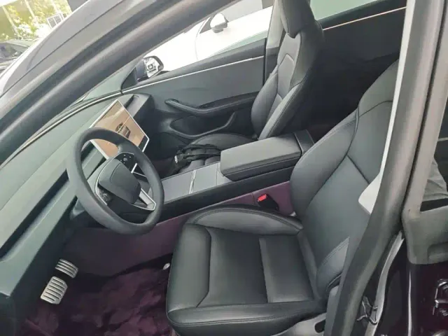 Tesla Model 3 — Фото автомобиля 14