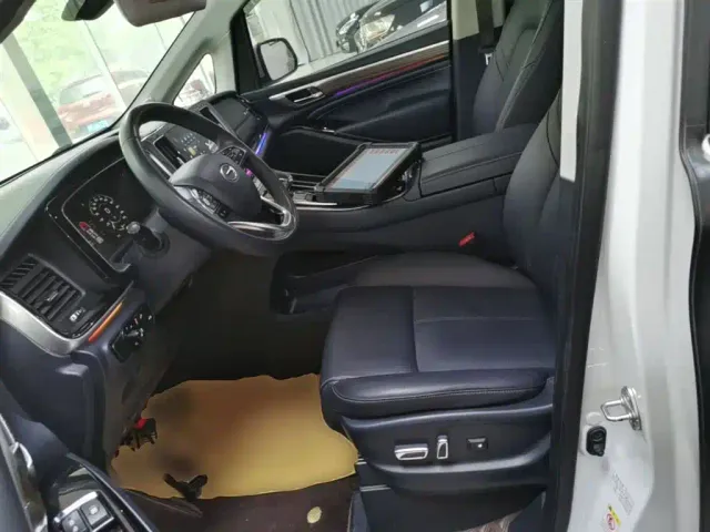GAC Trumpchi M8 — Фото автомобиля 14