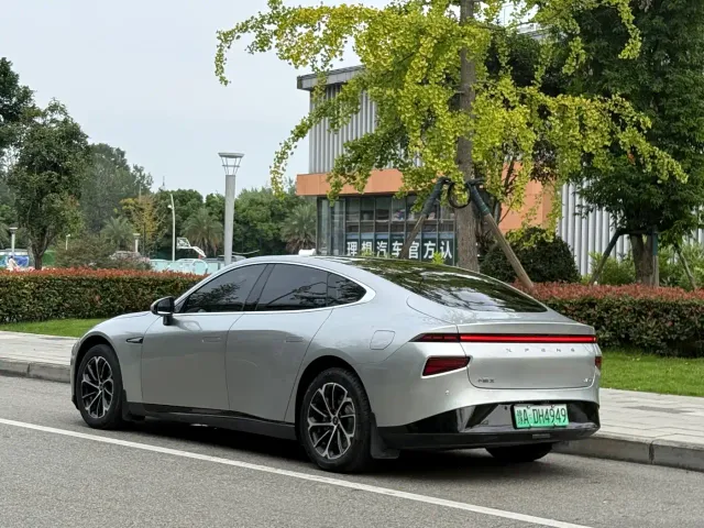 Xpeng P7 — Фото автомобиля 14