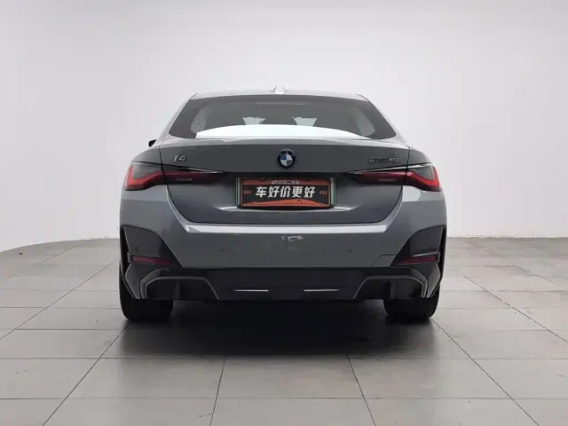 BMW i4 — Фото автомобиля 4