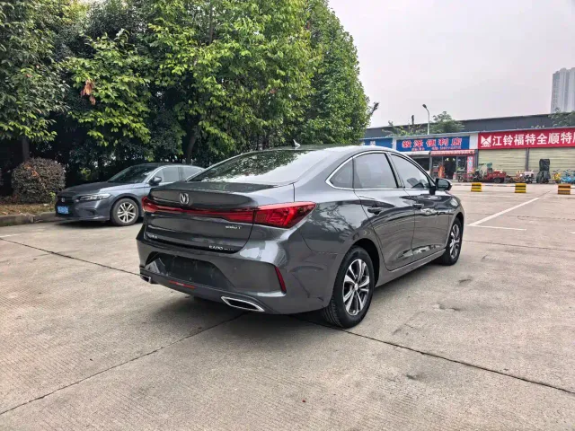 Changan Eado — Фото автомобиля 11