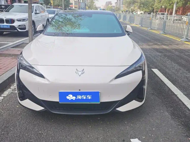 Arcfox Alpha S5 — Фото автомобиля 2