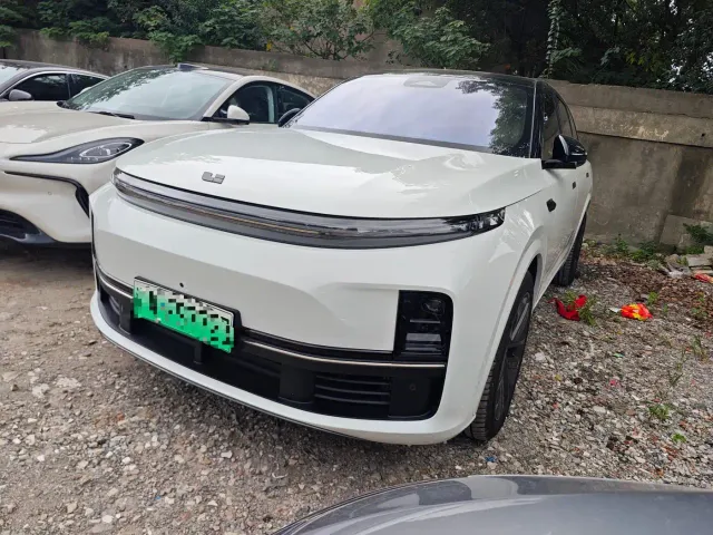 Li Auto Li Auto L7 2023 Pro — Фото автомобиля 2