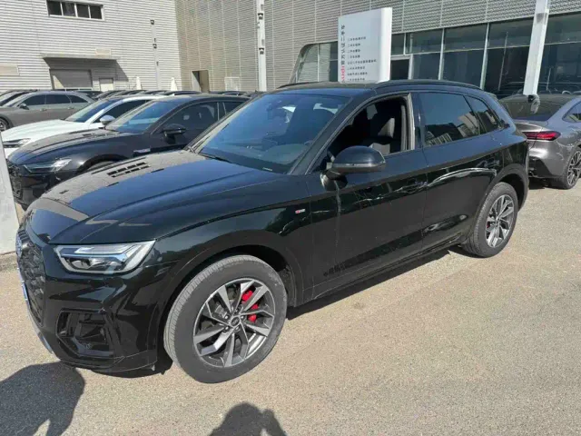 Audi Q5L — Фото автомобиля 2