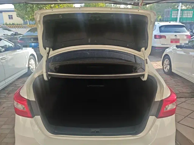 Nissan Sylphy — Фото автомобиля 18