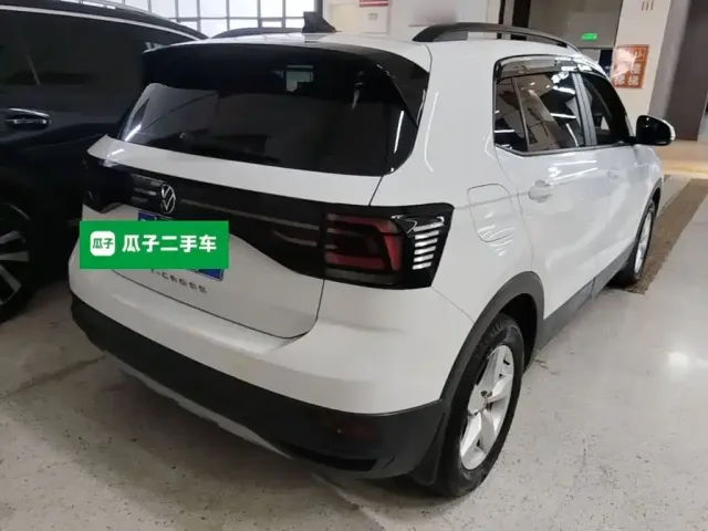Volkswagen T-Cross — Фото автомобиля 6
