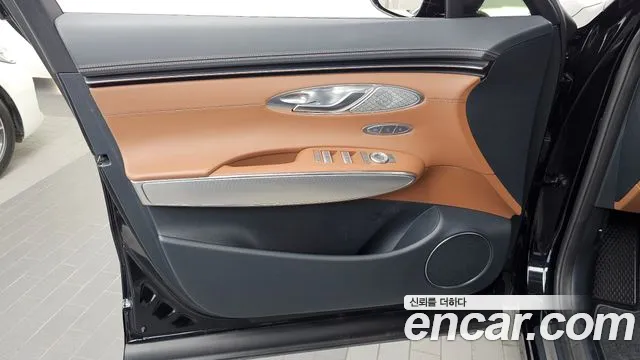 Genesis GV70 — Фото автомобиля 13
