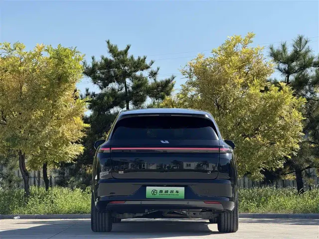 Li Auto L7 — Фото автомобиля 27