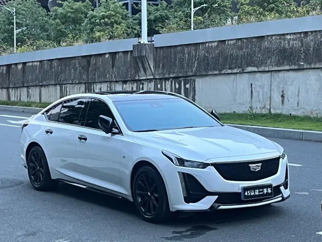 Cadillac CT5 — Фото автомобиля 3