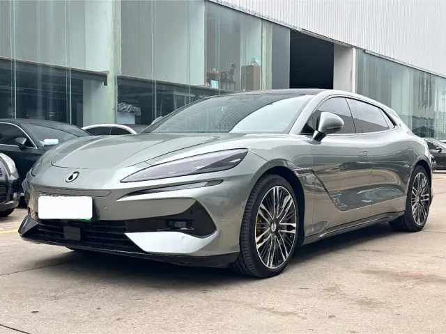 Фотография автомобиля — Denza Z9GT