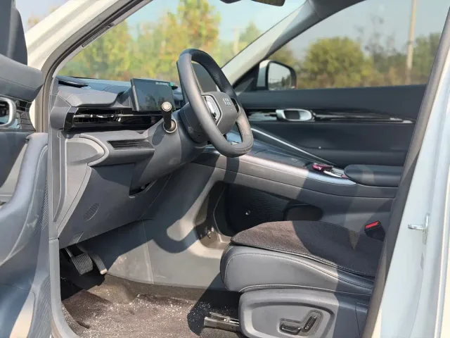 Geely Galaxy E5 — Фото автомобиля 4