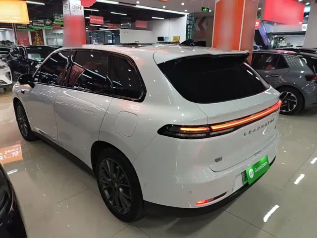 Leapmotor C10 — Фото автомобиля 4