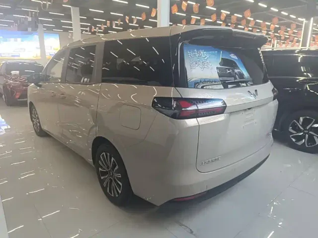 Wuling Starlight 730 — Фото автомобиля 4