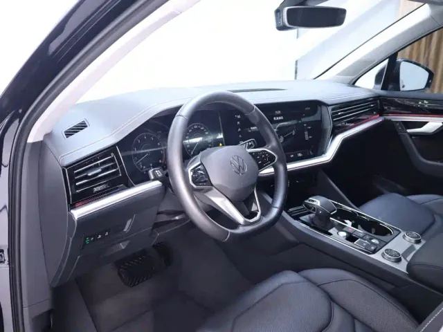 Volkswagen Touareg — Фото автомобиля 11
