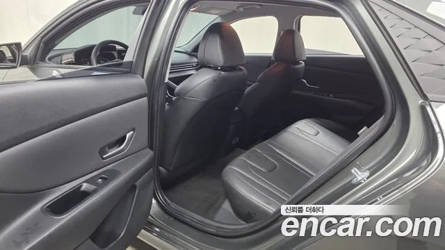 Hyundai Avante CN7 — Фото автомобиля 12