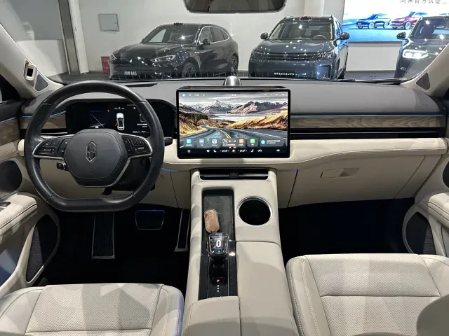Aito M5 — Фото автомобиля 8