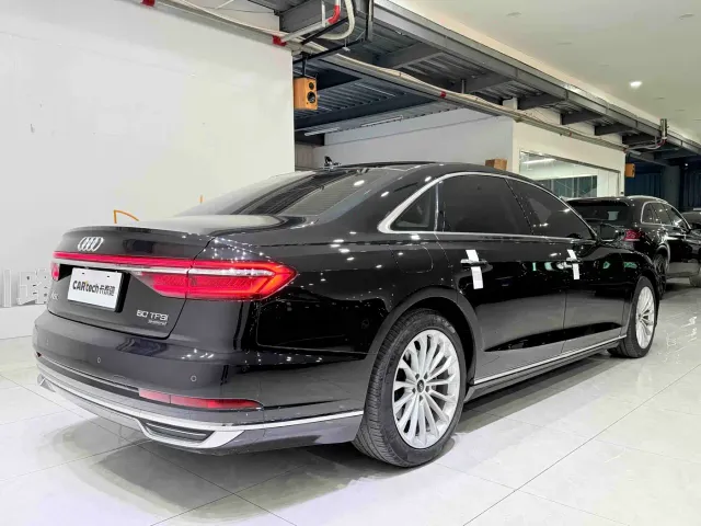 Audi A8 — Фото автомобиля 6