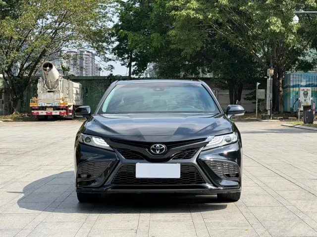 Toyota Camry — Фото автомобиля 2