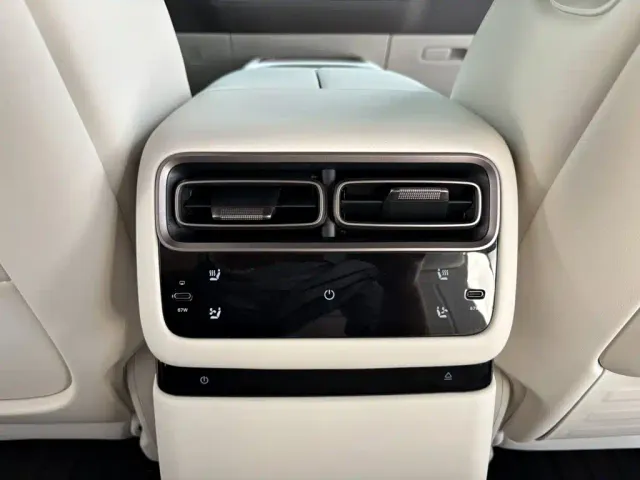 Li Auto i6 — Фото автомобиля 17