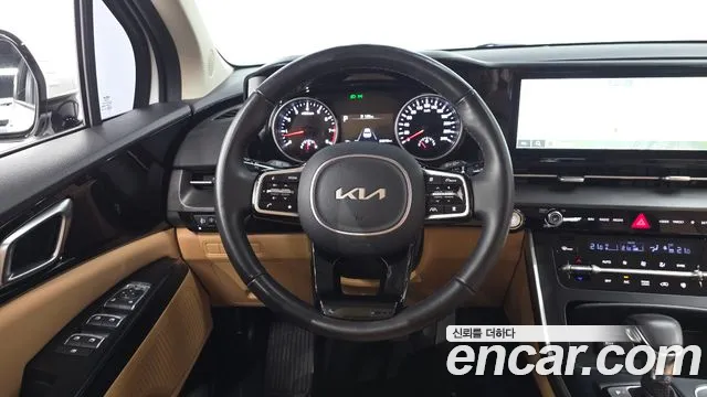 Kia Canival — Фото автомобиля 12