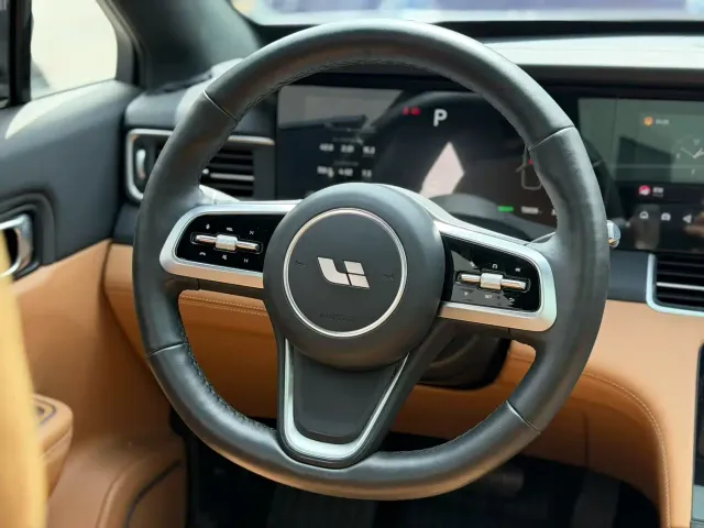 Li Auto ONE — Фото автомобиля 2