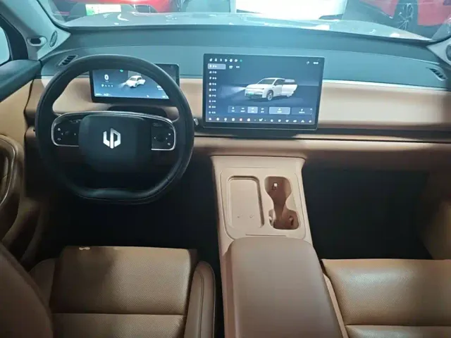 Leapmotor C10 — Фото автомобиля 5