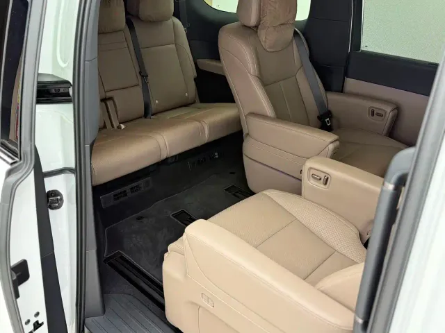 Li Auto MEGA — Фото автомобиля 21