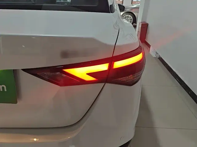 Nissan Sylphy — Фото автомобиля 7