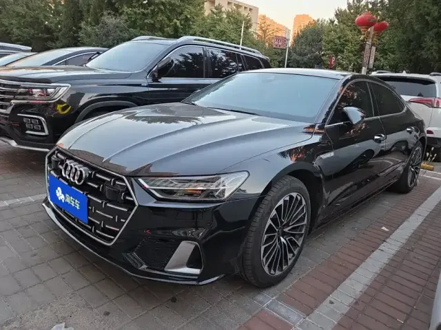 Фотография автомобиля — Audi A7L
