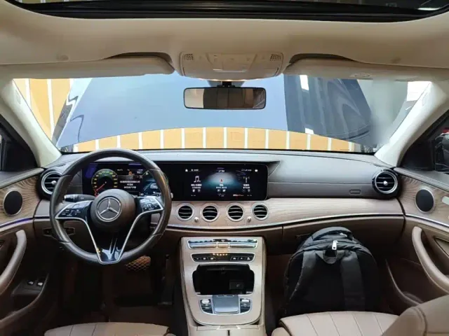 Mercedes-Benz E-Class — Фото автомобиля 9