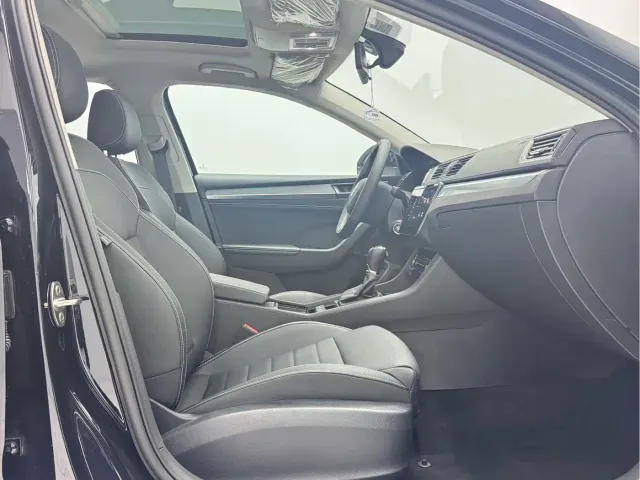 Skoda Superb — Фото автомобиля 12