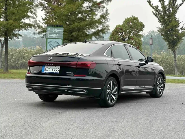 Volkswagen Passat — Фото автомобиля 13