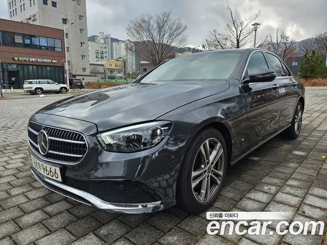 Mercedes-Benz E-Class E-класс W213 E350 4MATIC Avantgarde — Фото автомобиля 2
