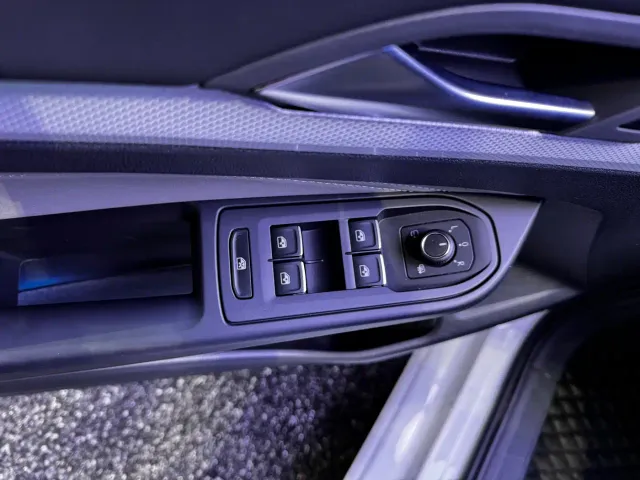 Volkswagen Golf — Фото автомобиля 7