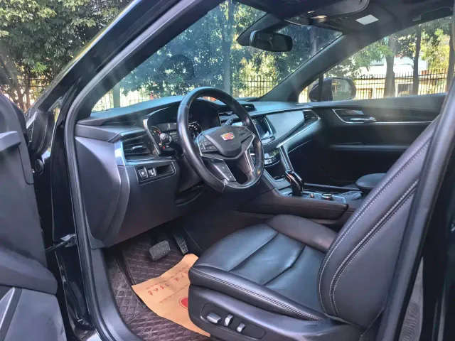 Cadillac XT5 — Фото автомобиля 10
